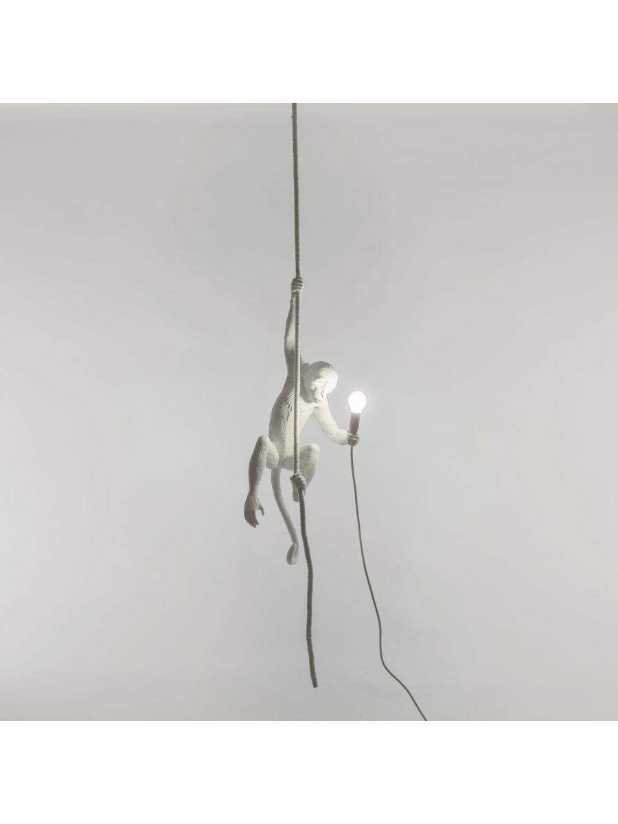 Lampada LED di design SELETTI MONKEY LAMP, versione da soffitto, in resina bianca, 37x25 h76,5 cm, SLT 14883.