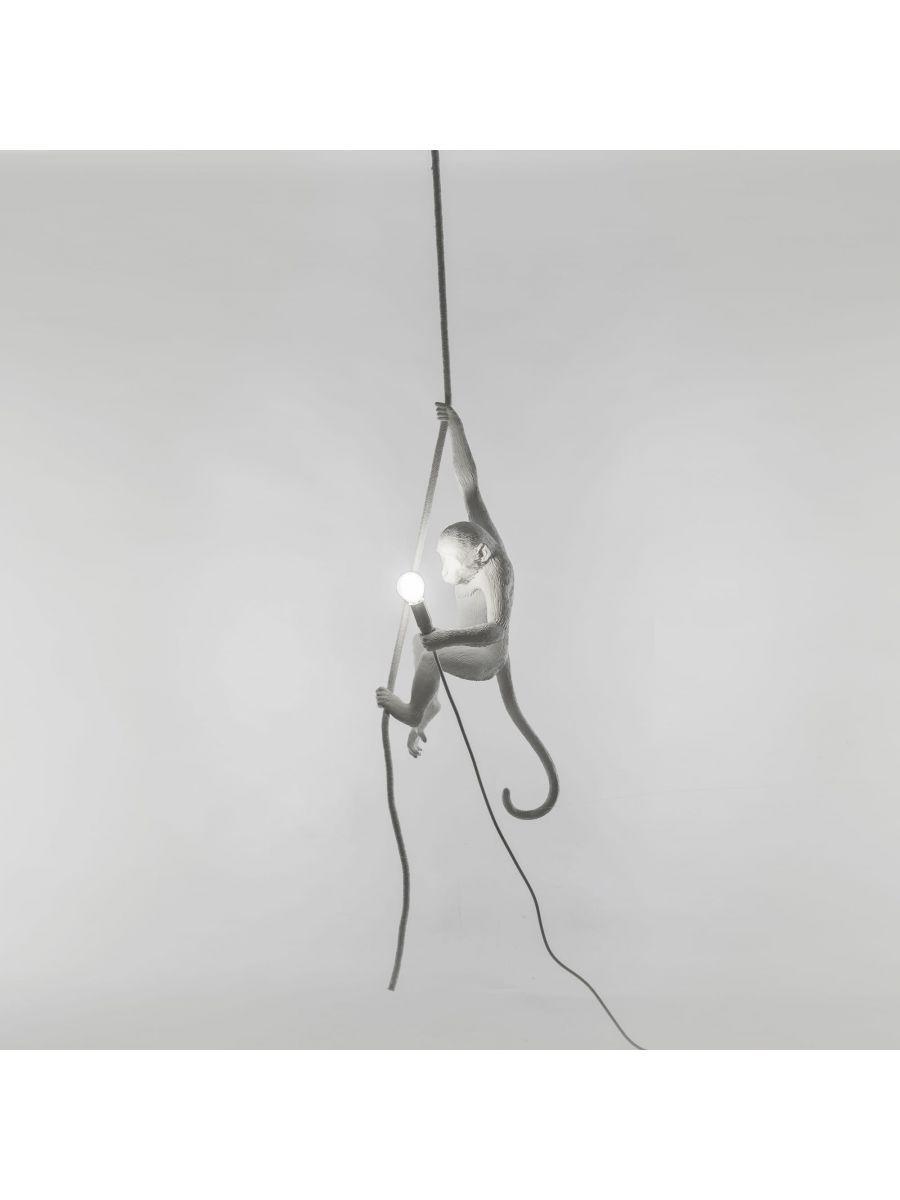 Lampada LED di design SELETTI MONKEY LAMP, versione da soffitto, in resina bianca, 37x25 h76,5 cm, SLT 14883.