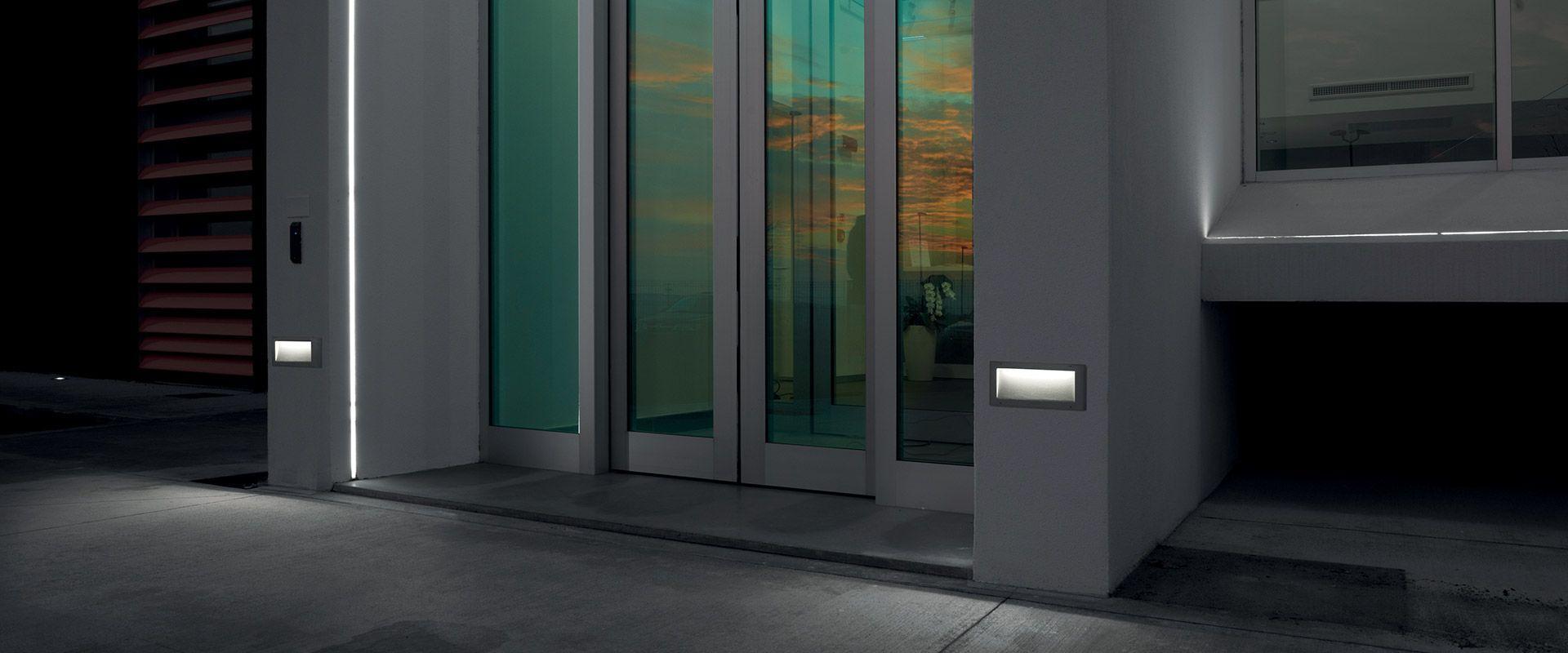 Luce segnapasso LED LOMBARDO KOI 220, 9W, 1300 lumen, colore luce bianco naturale 4000K, colore scocca grigio antracite